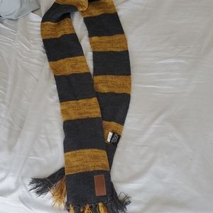 Hufflepuff Scarf - Newt Scamander